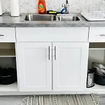 Cozy 2Br House Near Centre With Patio, Bbq, Backyard, And Netflix
