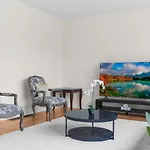 Prime Peterborough - 4Br And Office, Newly Renovated