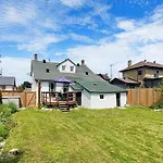Cozy 2Br House Near Centre With Bbq, Backyard, And Netflix
