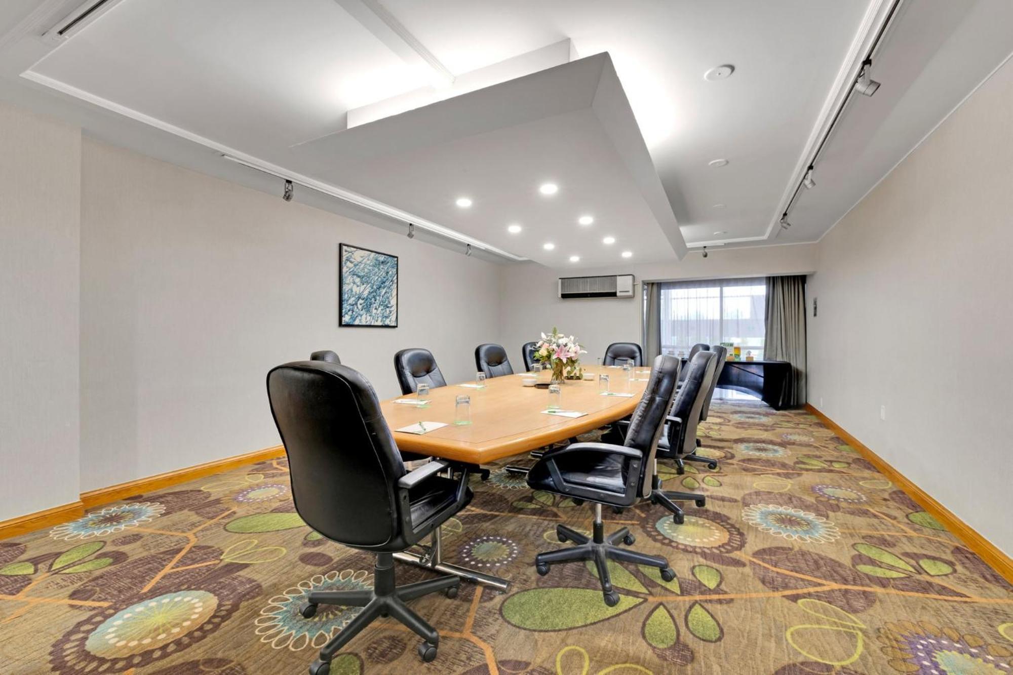 Hotel Waterfront By Ihg