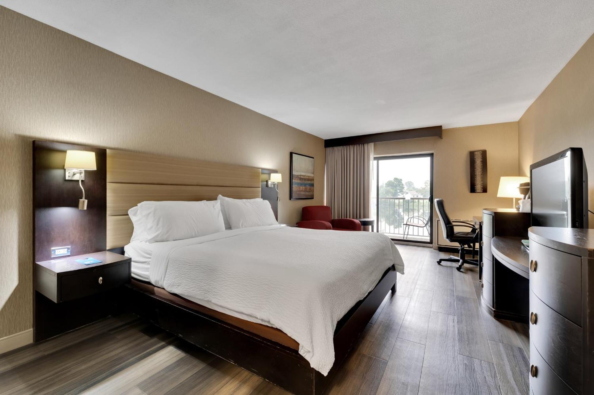 Hotel Waterfront By Ihg 3*