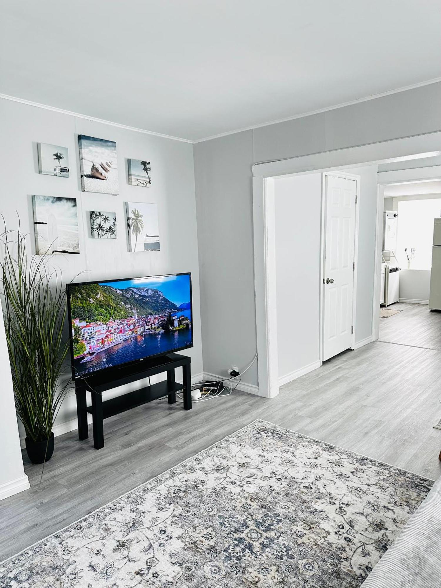 Apartment Cozy 2br House Near Centre With Patio, Bbq, Backyard, And Netflix Peterborough