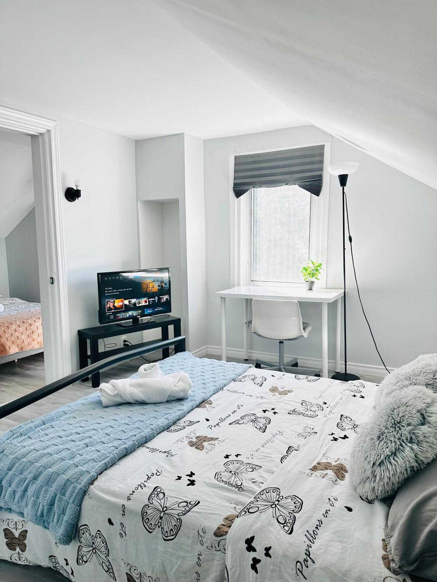 Apartment Cozy 2br House Near Centre With Patio, Bbq, Backyard, And Netflix