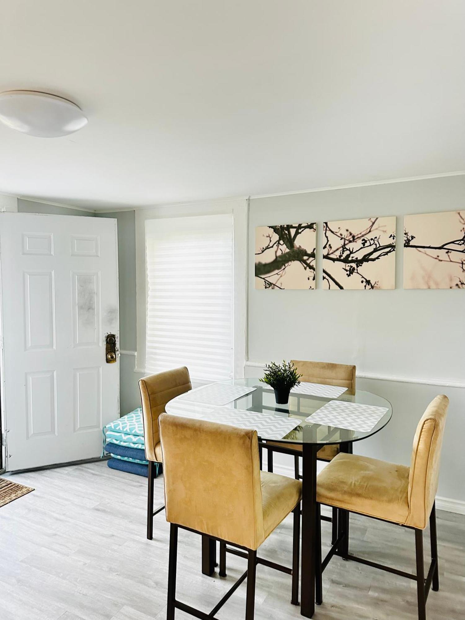 Cozy 2br House Near Centre With Patio, Bbq, Backyard, And Netflix Peterborough