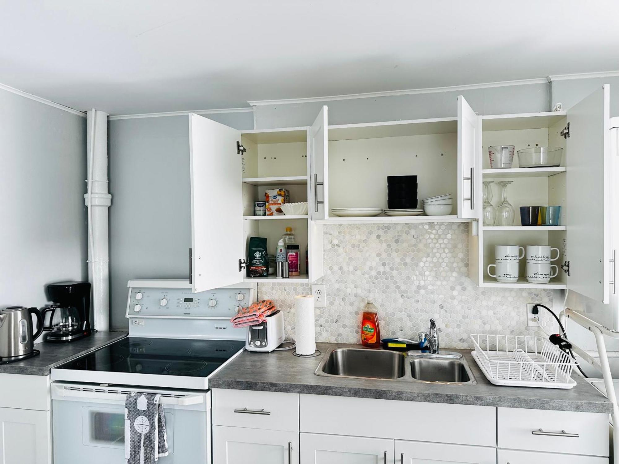 Apartment Cozy 2br House Near Centre With Patio, Bbq, Backyard, And Netflix Peterborough