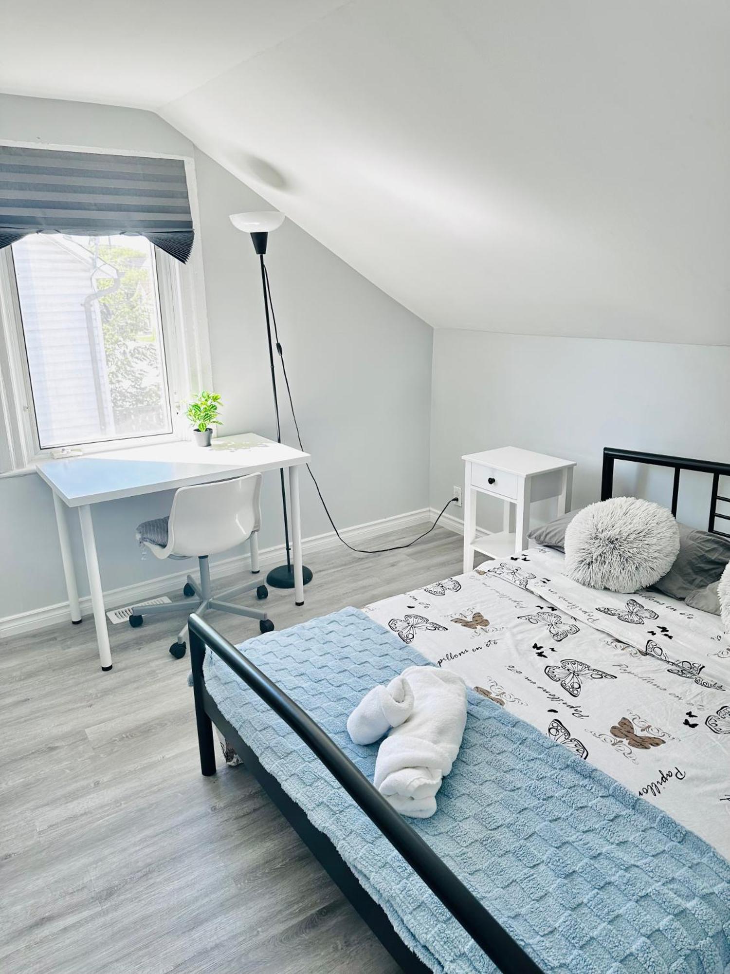 Cozy 2br House Near Centre With Patio, Bbq, Backyard, And Netflix Apartment