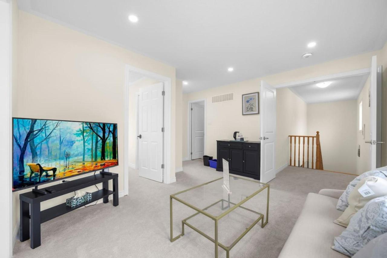 Chic 2br House, Newly Renovated, Spot