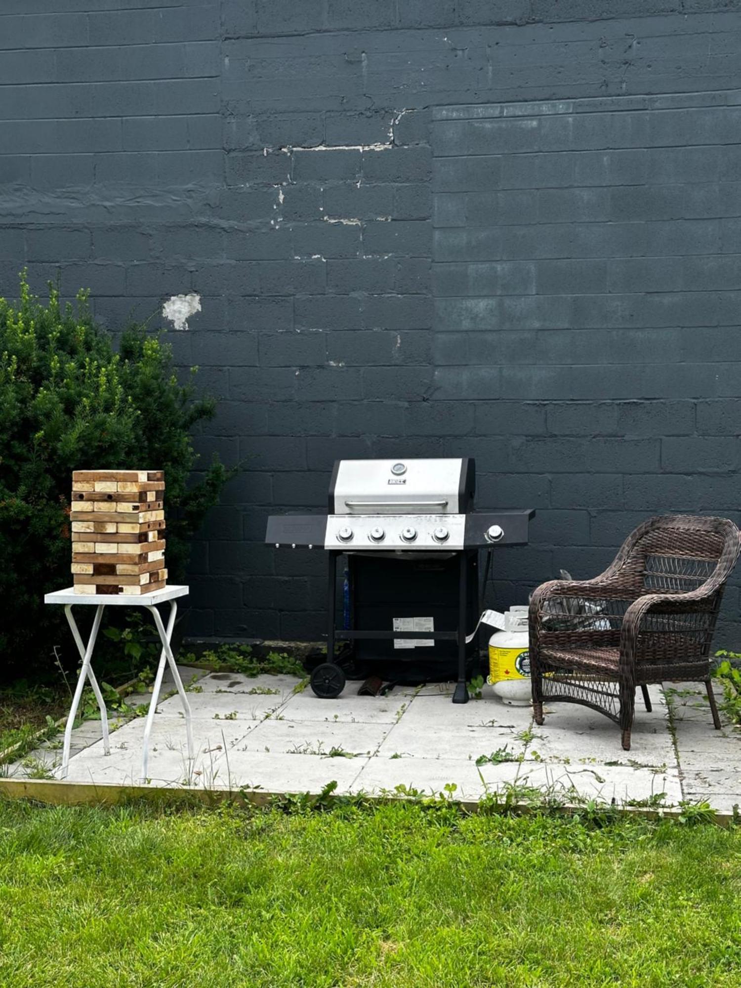 Cozy 2br House Near Centre With Bbq, Backyard, And Netflix Holiday home