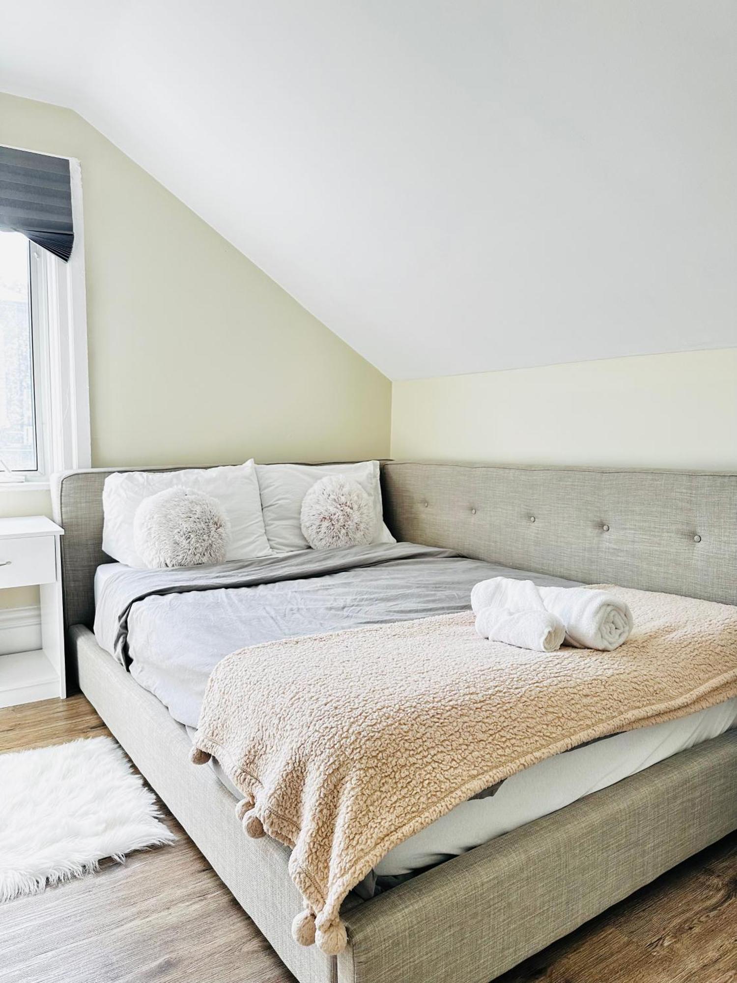 Cozy 2br House Near Centre With Bbq, Backyard, And Netflix Peterborough