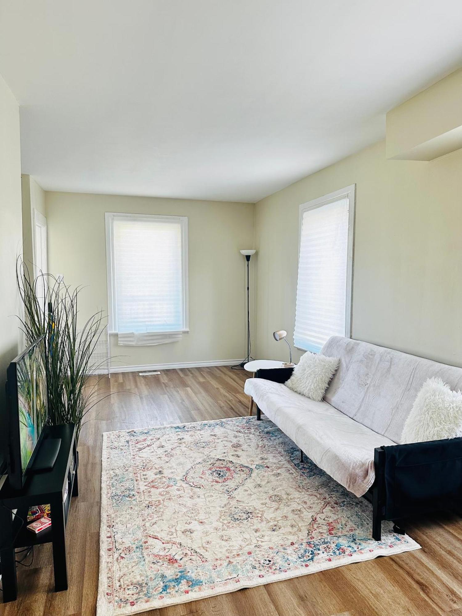 Cozy 2br House Near Centre With Bbq, Backyard, And Netflix Holiday home