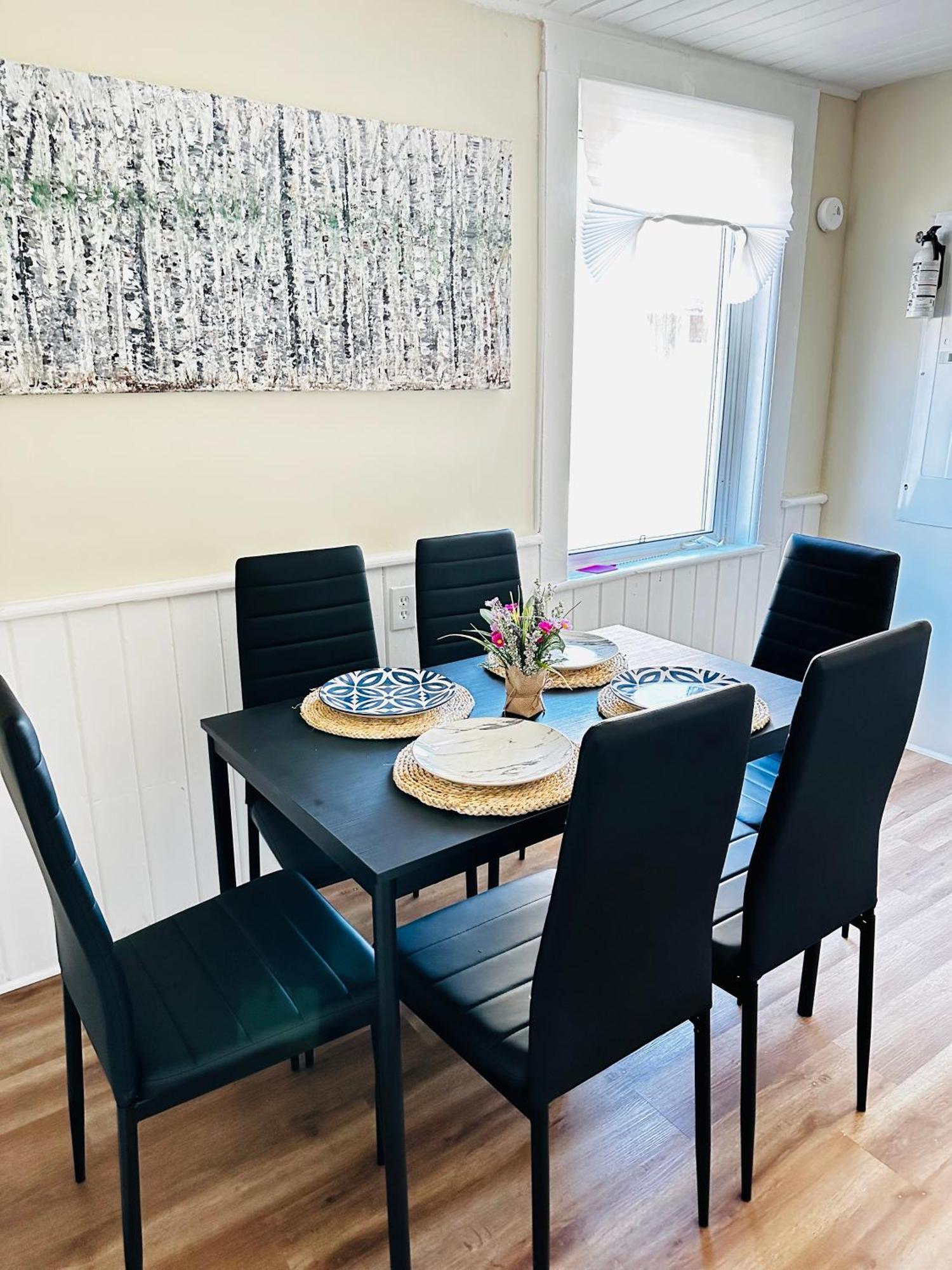 Holiday home Cozy 2br House Near Centre With Bbq, Backyard, And Netflix