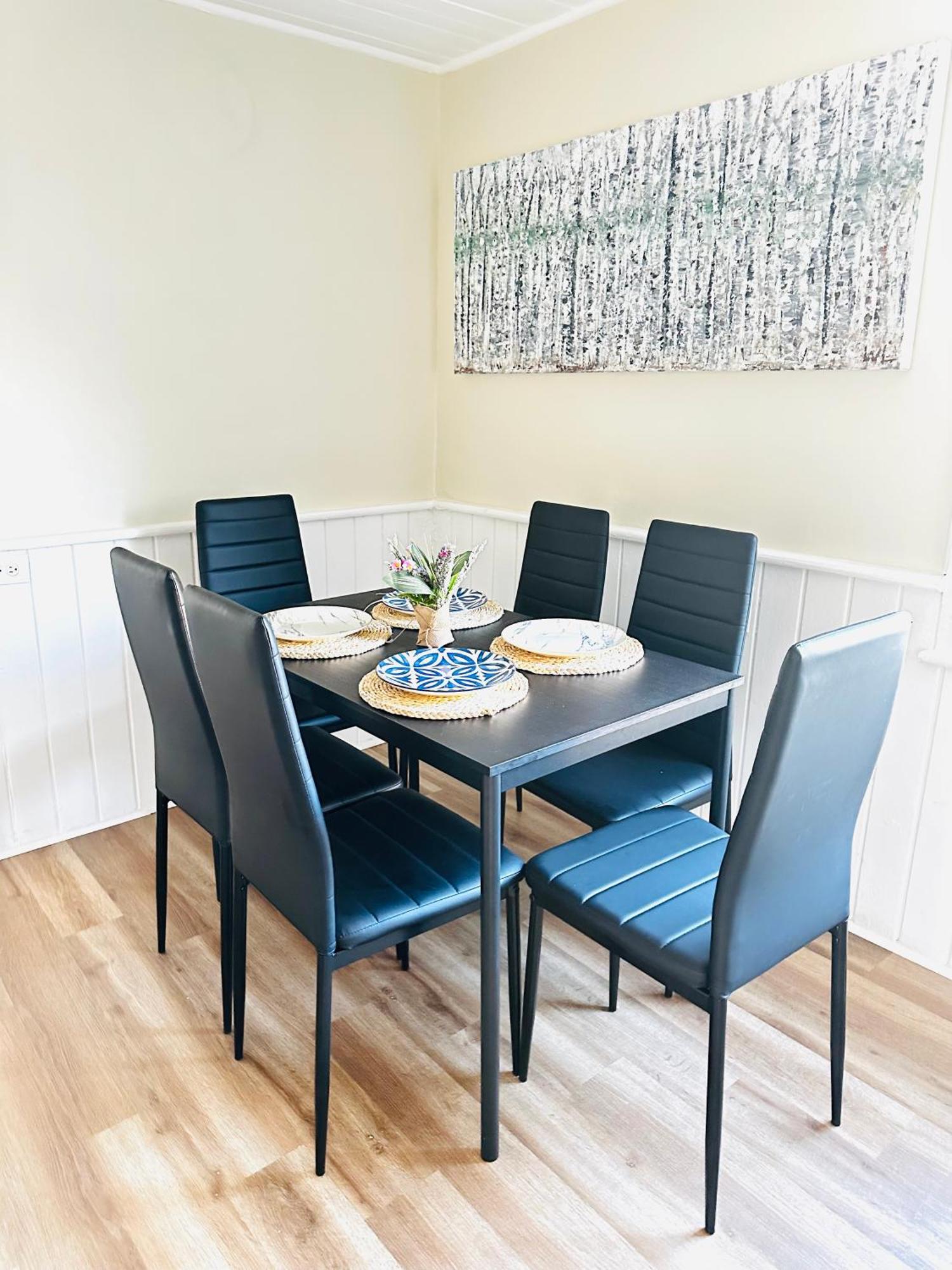 Cozy 2br House Near Centre With Bbq, Backyard, And Netflix Holiday home *
