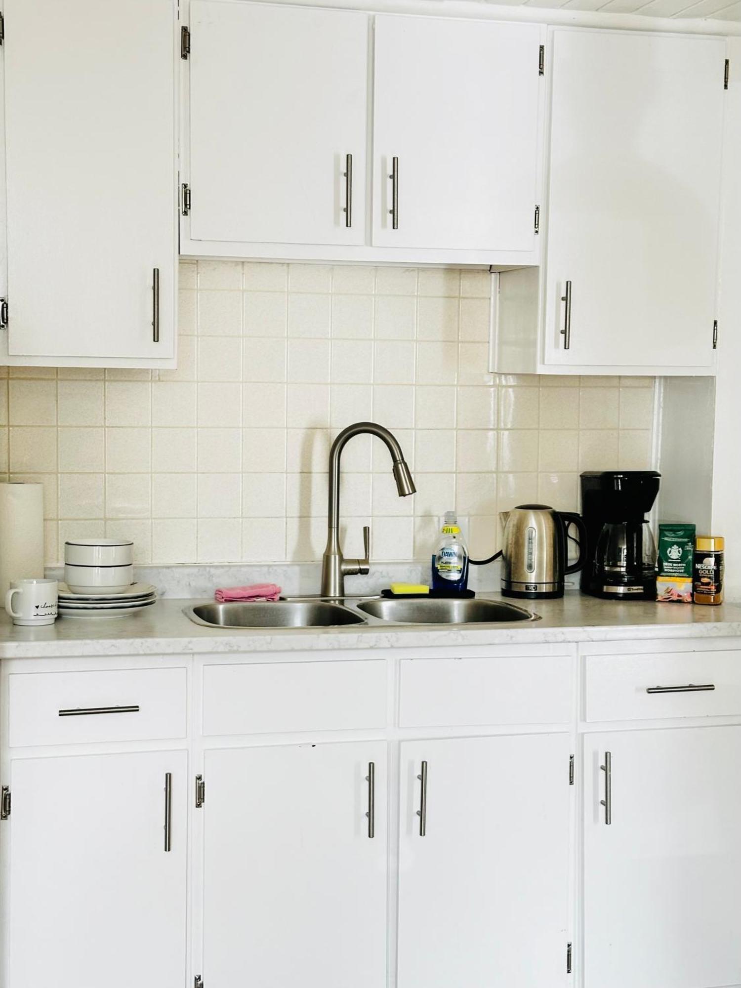 Holiday home Cozy 2br House Near Centre With Bbq, Backyard, And Netflix *