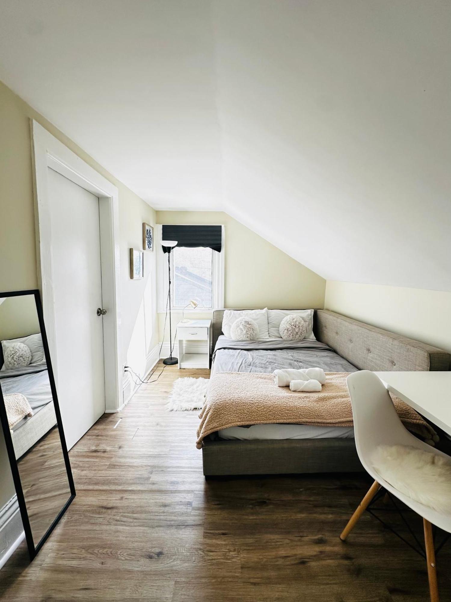 Cozy 2br House Near Centre With Bbq, Backyard, And Netflix Holiday home *