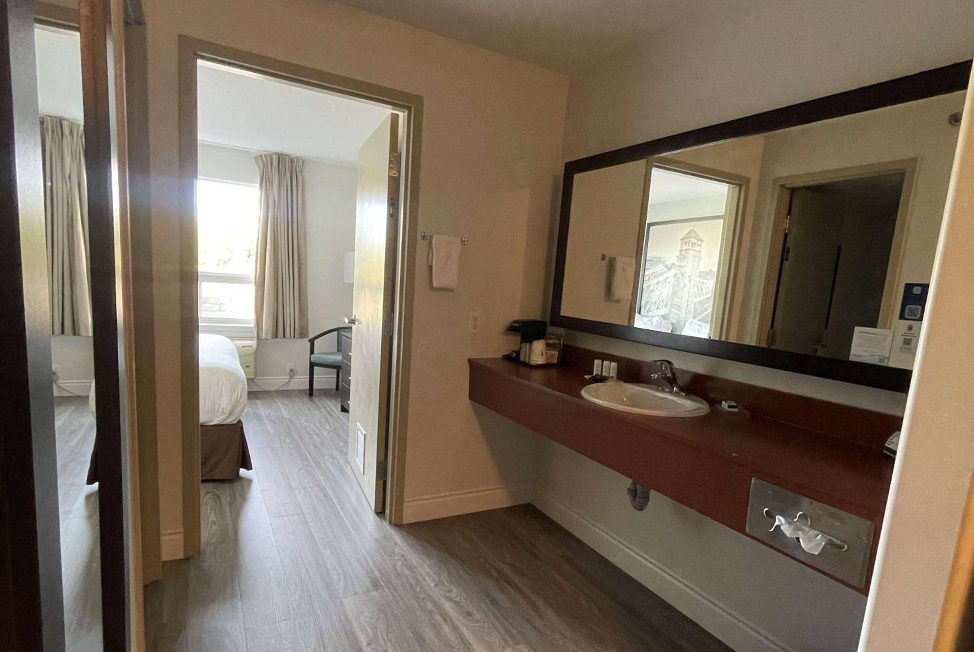 Super 8 By Wyndham 3*