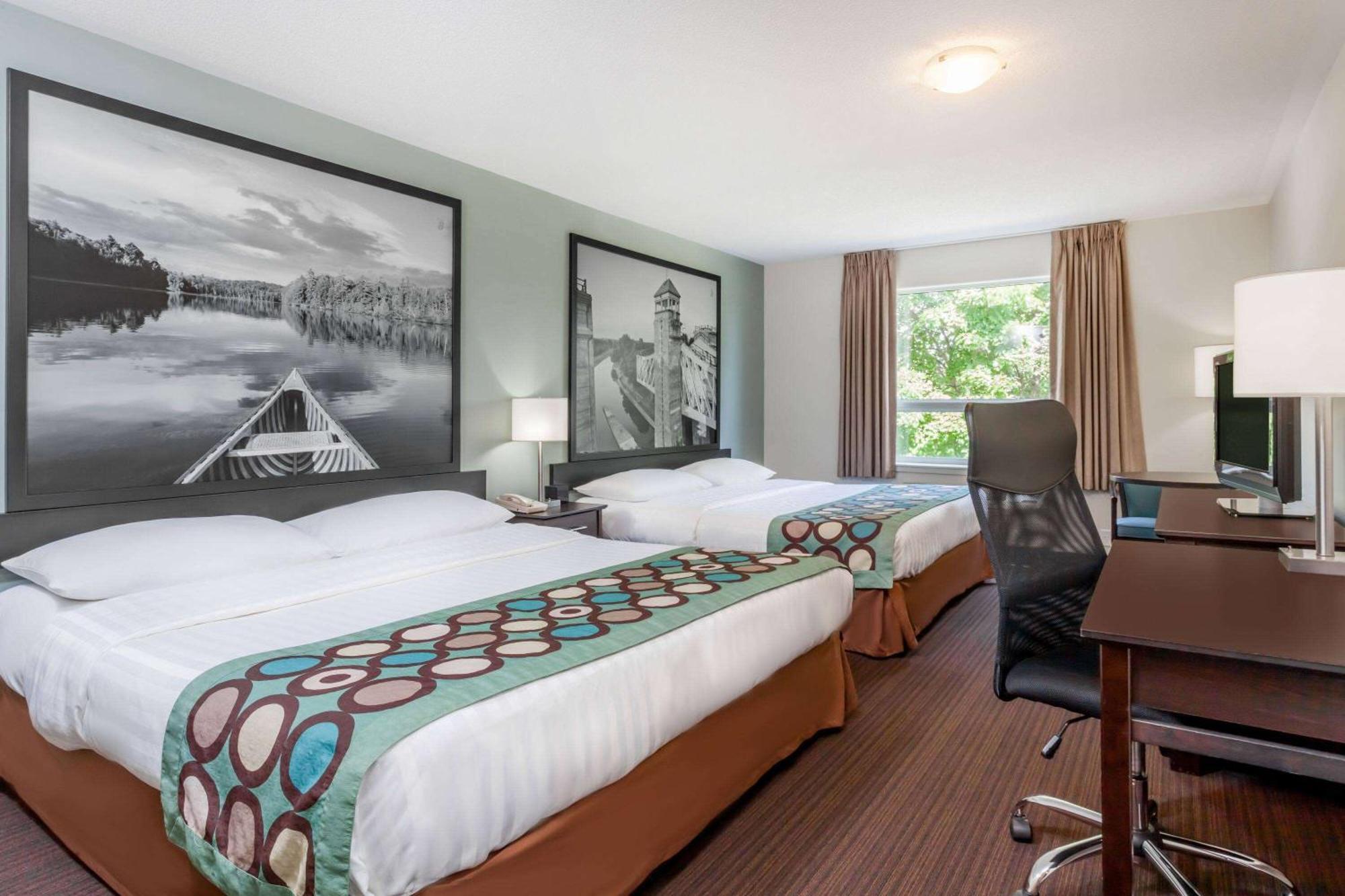 Hotel Super 8 By Wyndham 3*