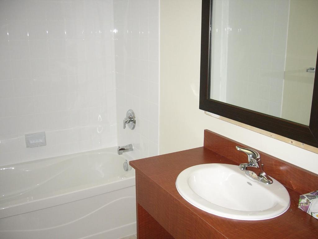 Super 8 By Wyndham Peterborough