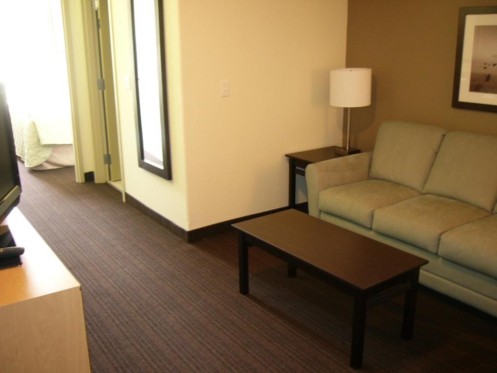 Super 8 By Wyndham Hotel
