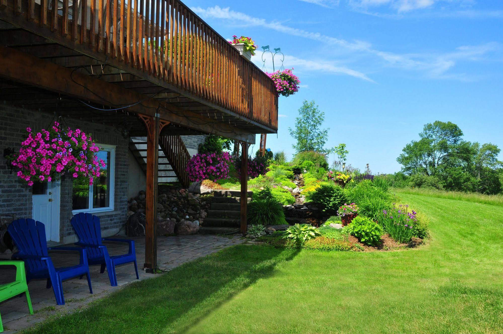 Golden Pathways Retreat Bed & Breakfast