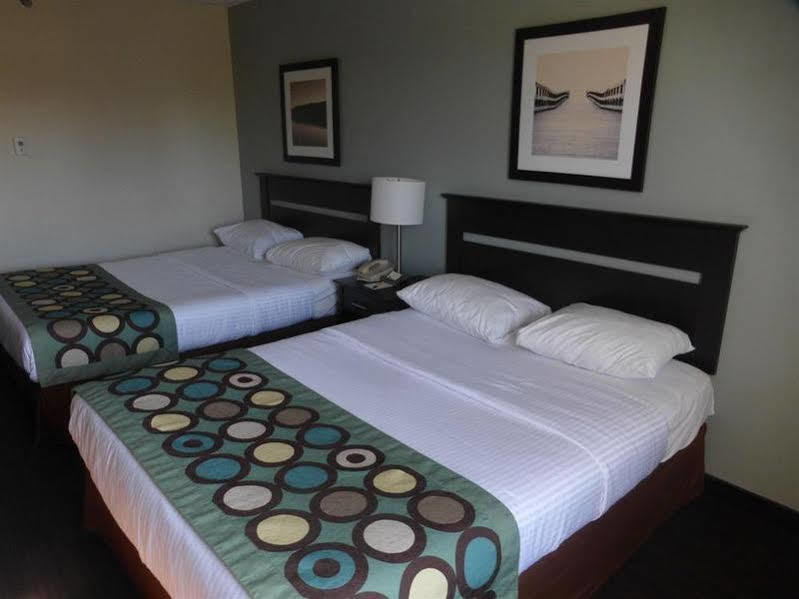 Hotel Super 8 By Wyndham 3*