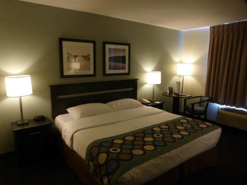 Super 8 By Wyndham Hotel 3*