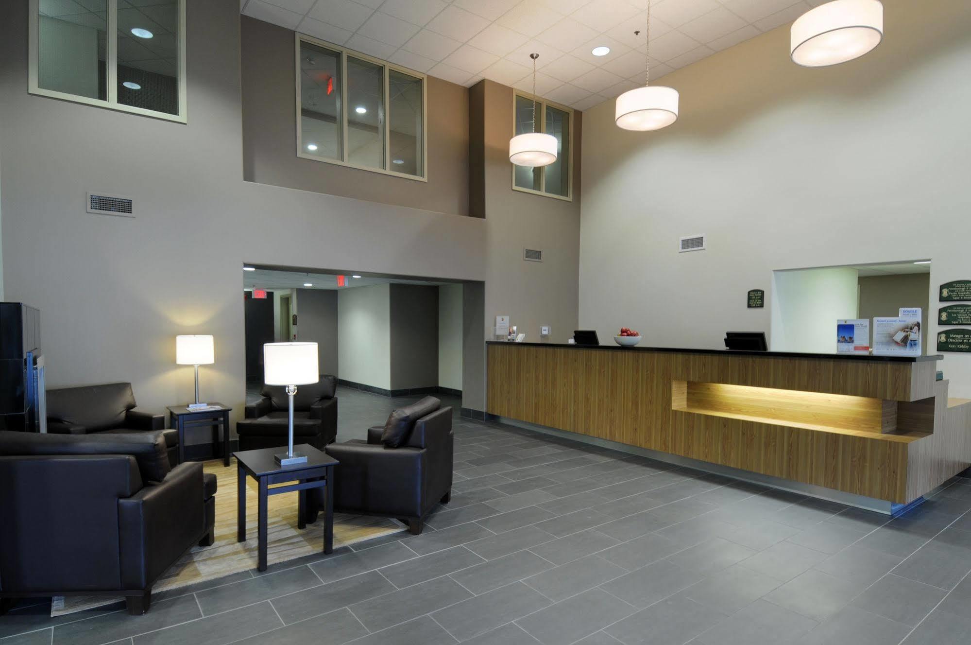 Super 8 By Wyndham Hotel Peterborough