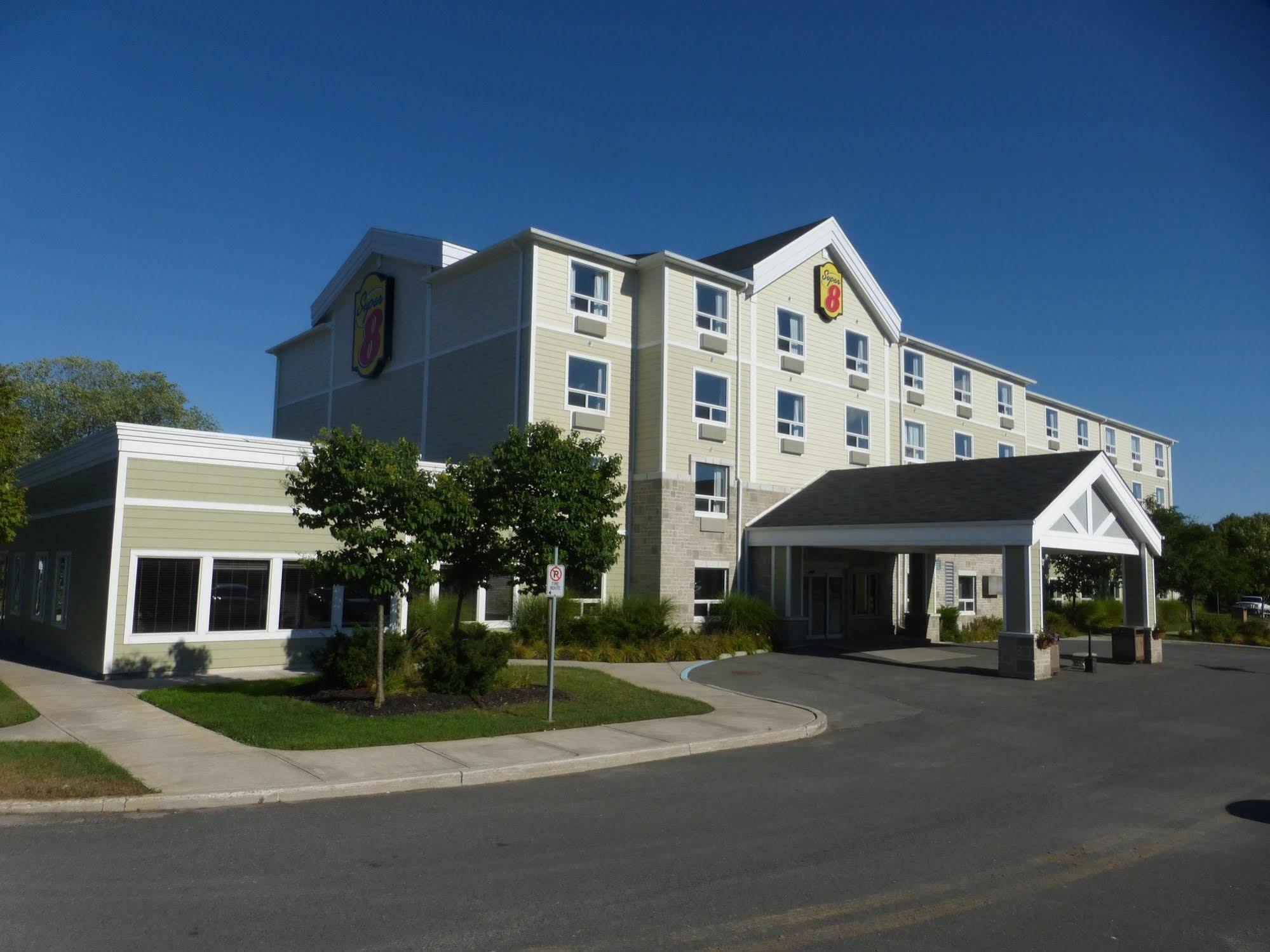 Hotel Super 8 By Wyndham Peterborough