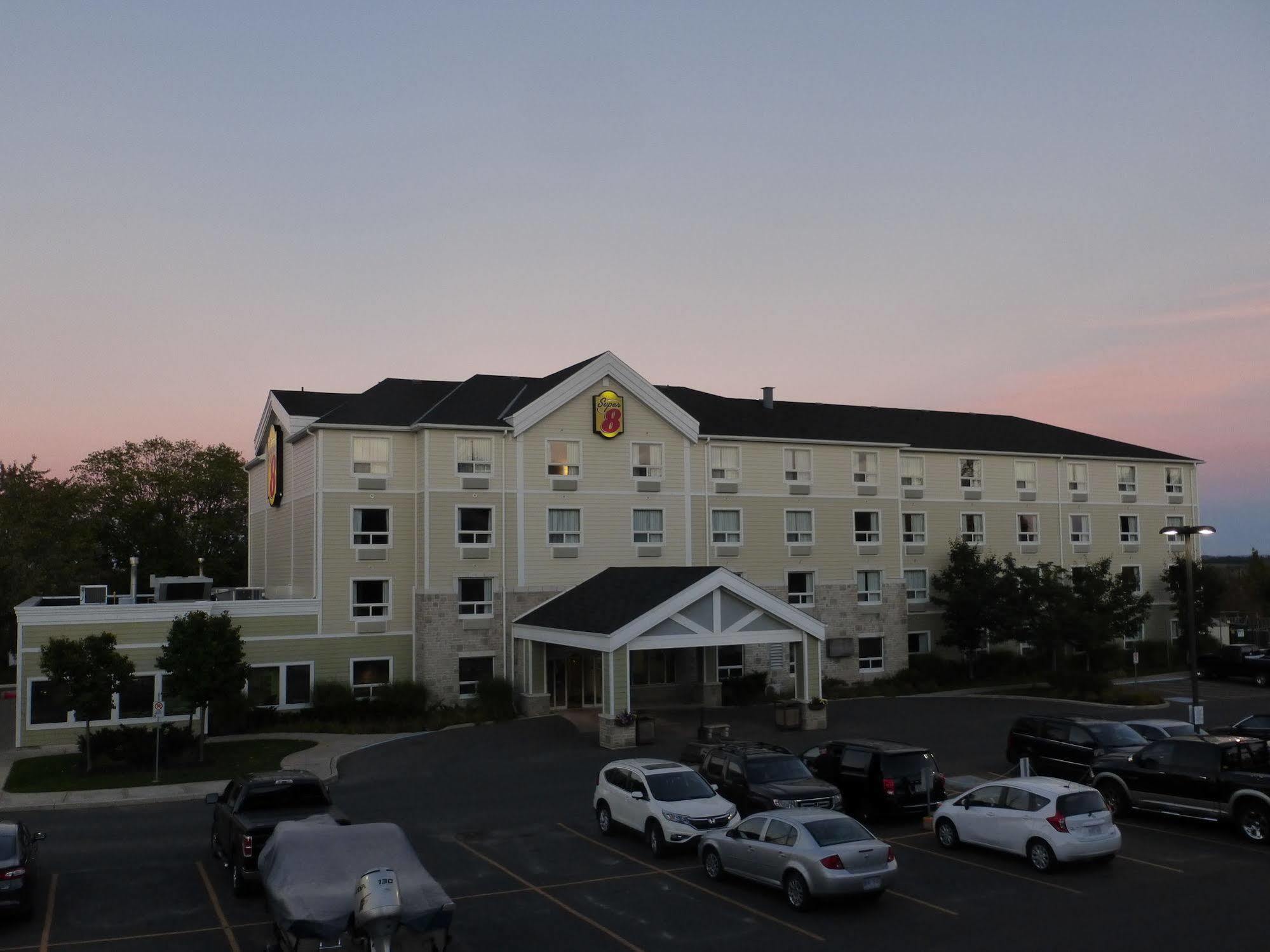 Super 8 By Wyndham 3*