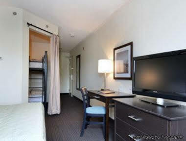 Super 8 By Wyndham Peterborough