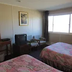 Peterboro Express Inn