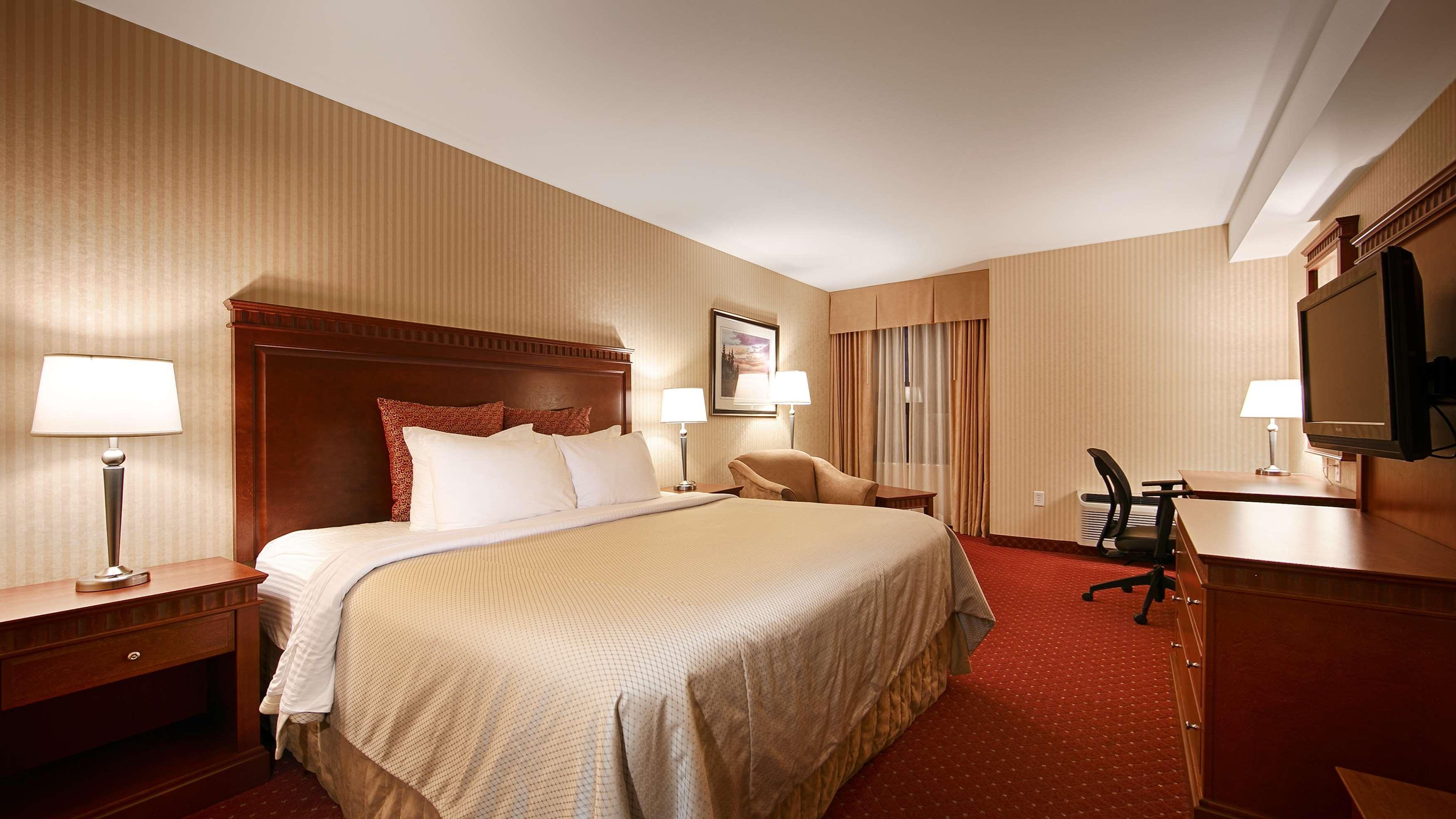 Western Otonabee Hotel