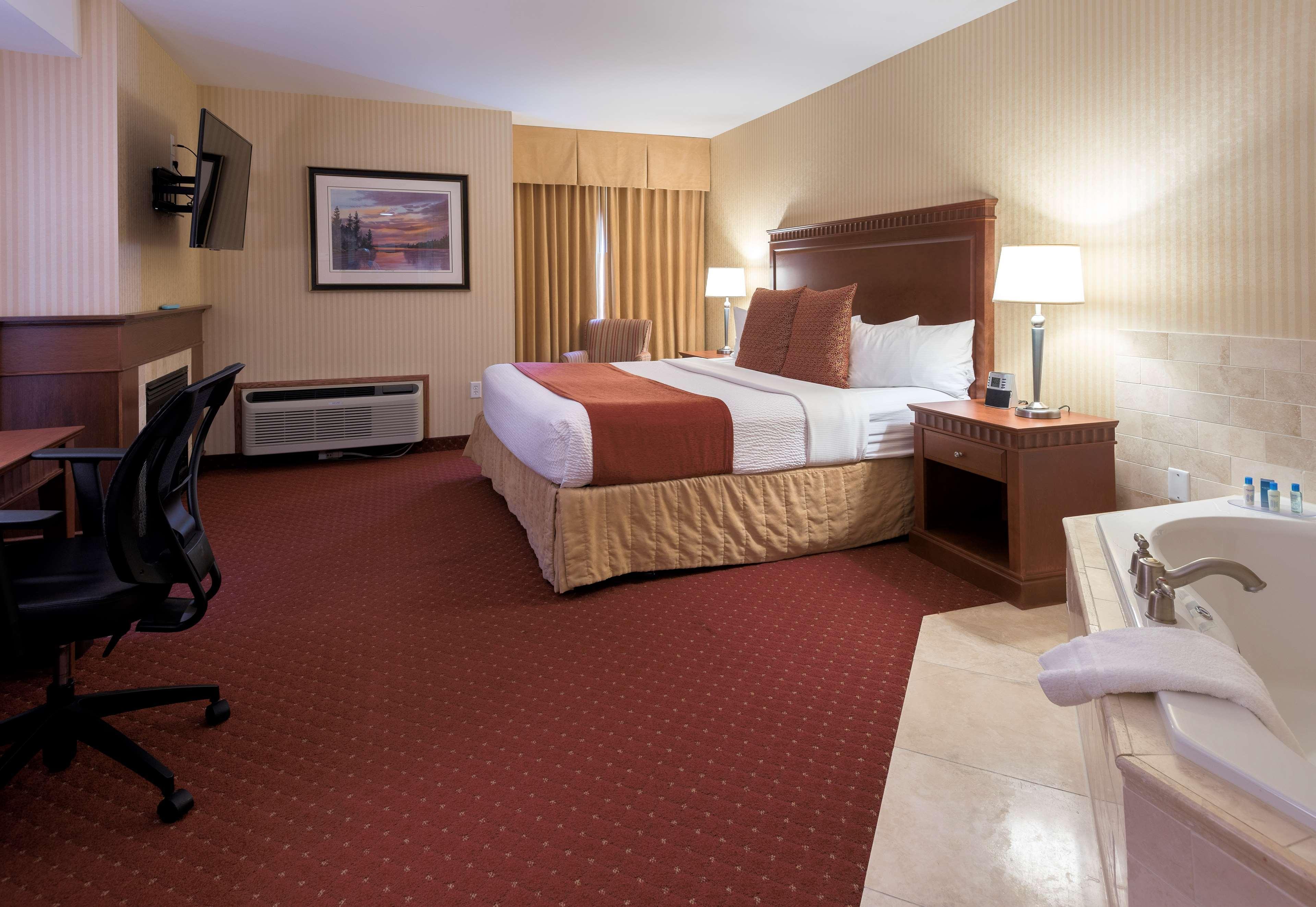Western Otonabee Hotel
