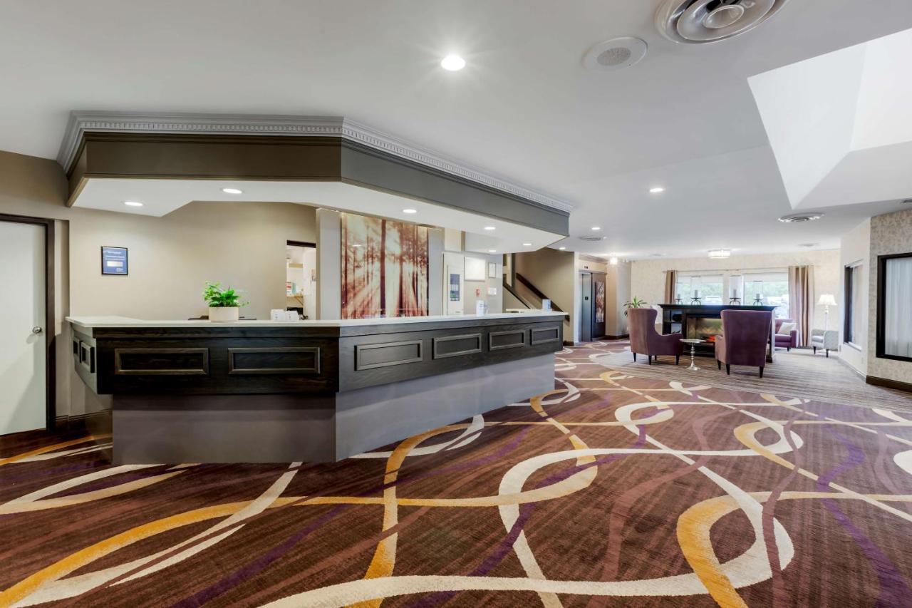 Western Otonabee Hotel 3*