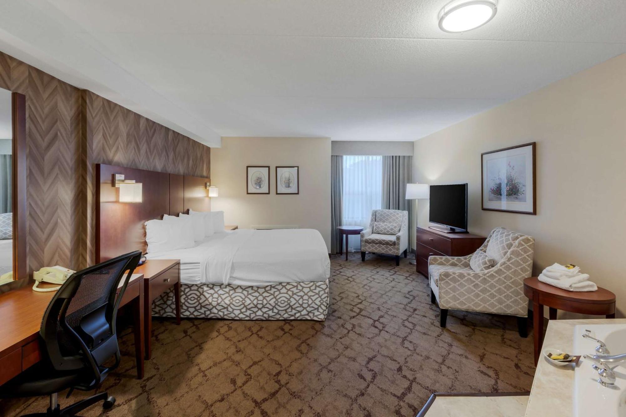 Western Otonabee Hotel