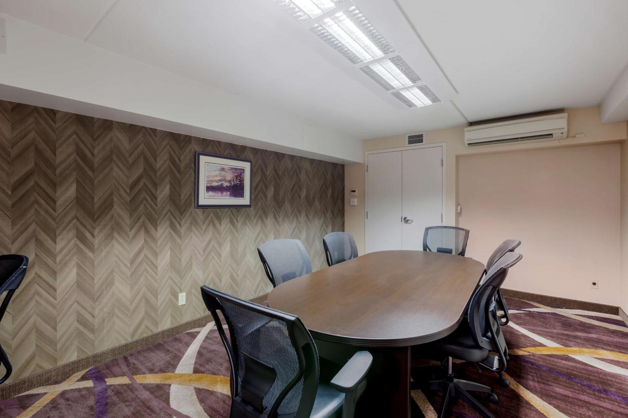 Western Otonabee Hotel