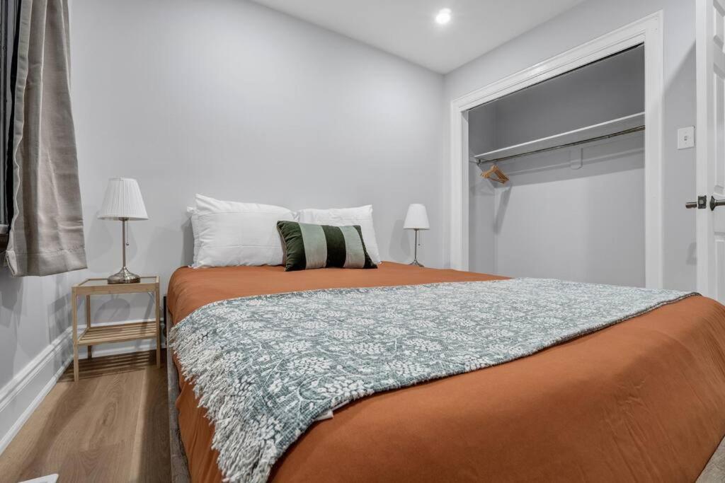 Apartment Modern With King Bed, 5 Mins To Hospital Peterborough