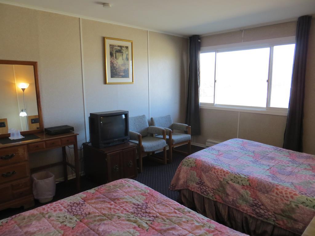 Motel Peterboro Express