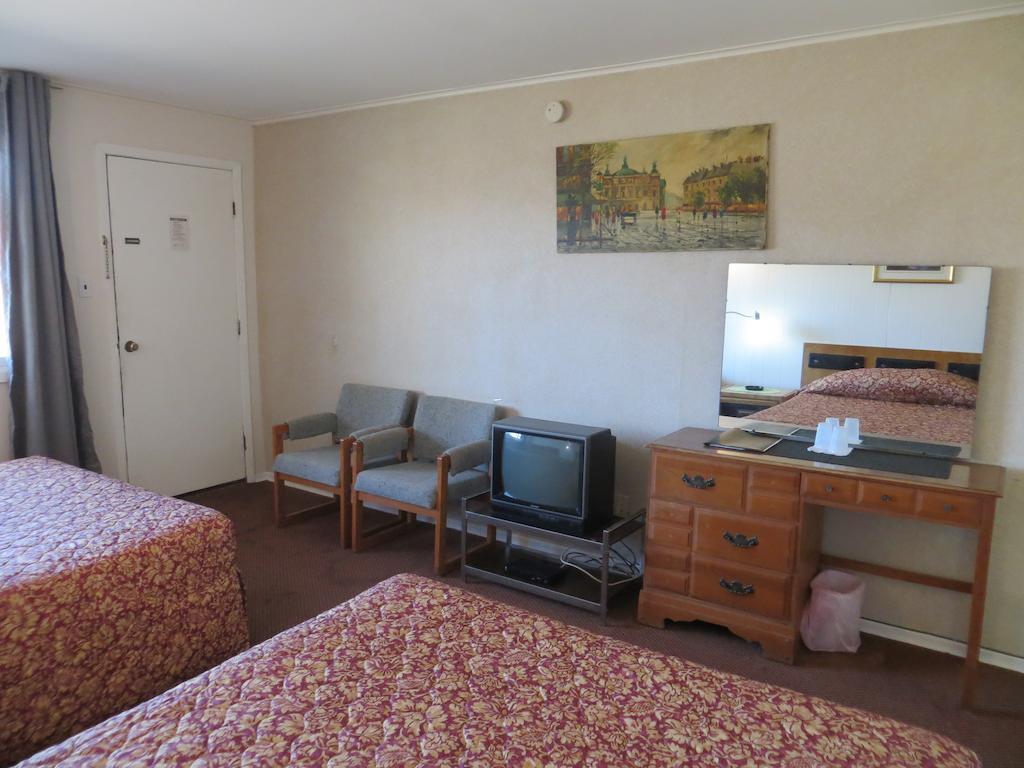 Motel Peterboro Express 3*