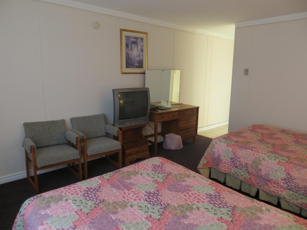 Motel Peterboro Express 3*