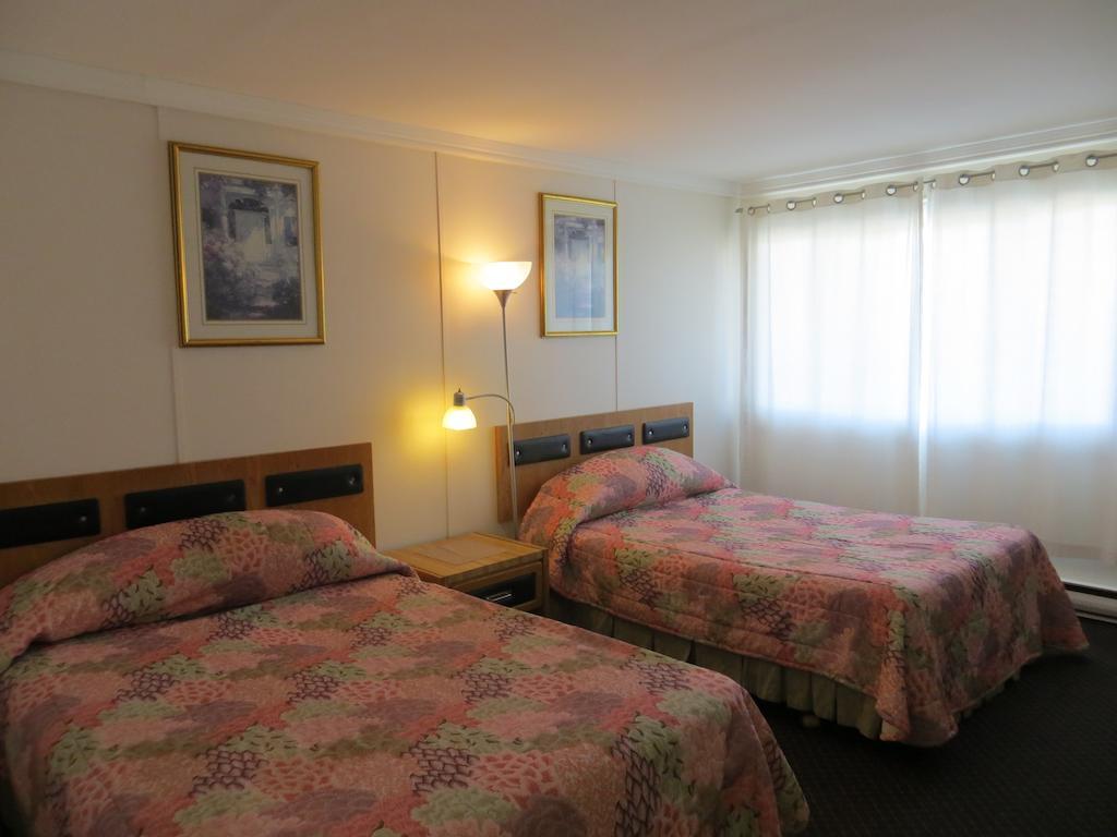 Motel Peterboro Express