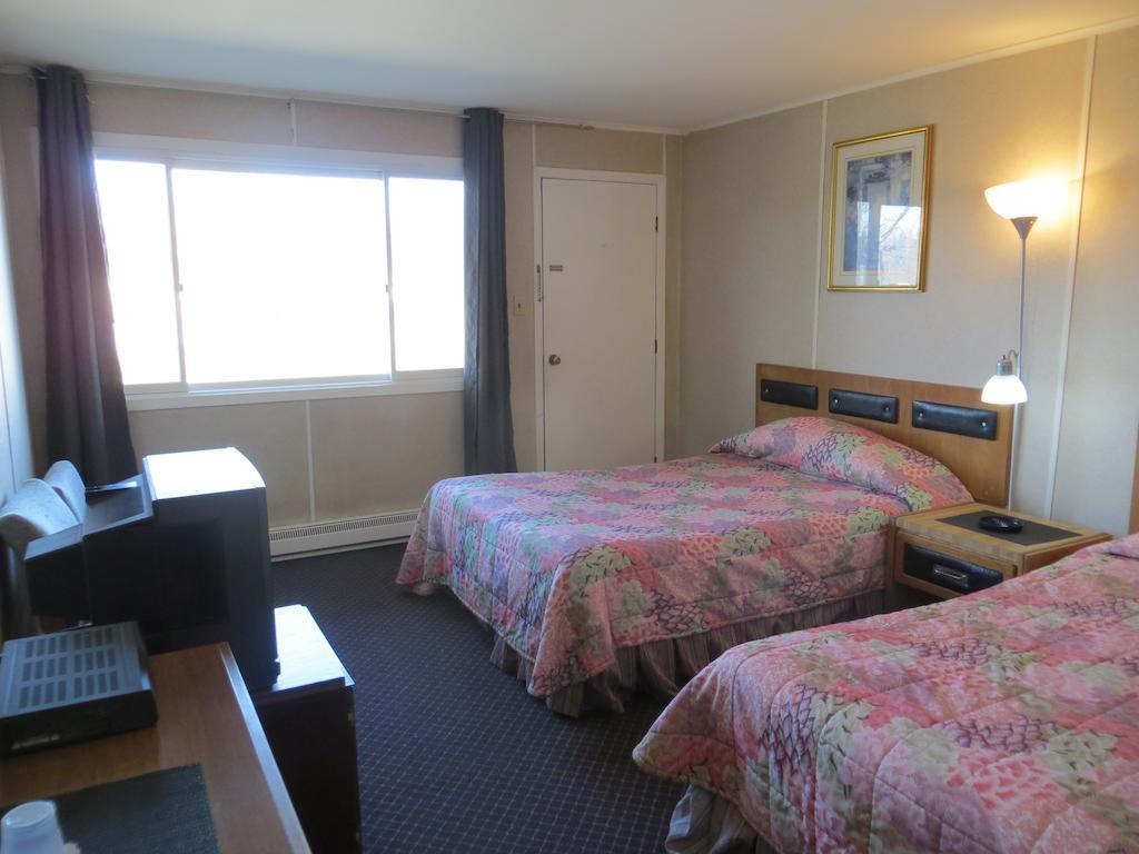 Motel Peterboro Express